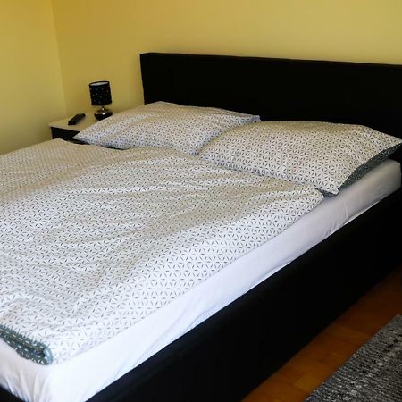 Apartman Klara คาร์โลวัตส์ ภายนอก รูปภาพ