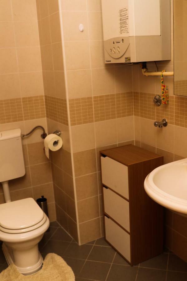 Apartman Klara คาร์โลวัตส์ ภายนอก รูปภาพ