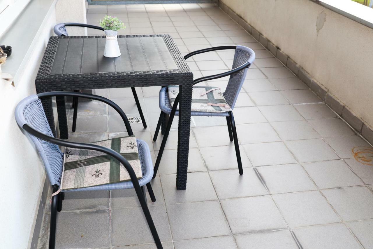 Apartman Klara คาร์โลวัตส์ ภายนอก รูปภาพ